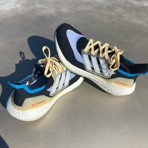 Women’s ADIDAS TRABOOST  21 Running Sneakers Size 6,5